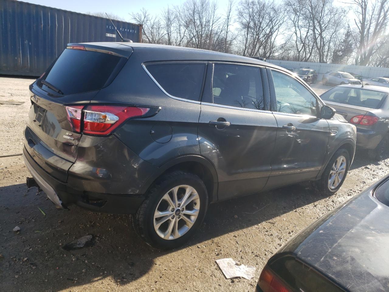 Image 3 of 2017 FORD ESCAPE SE 2017 with VIN 1FMCU9G99HUD41858