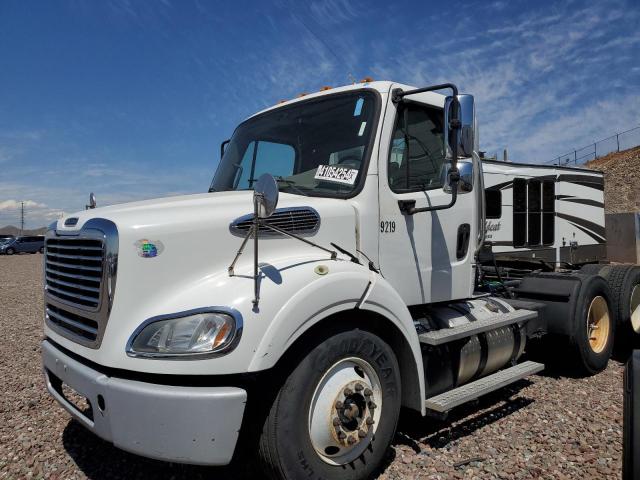 Image 2 of 2014 FREIGHTLINER M2 112 MEDIUM DUTY 2014 with VIN 1FUJC5DV6EHFU9219