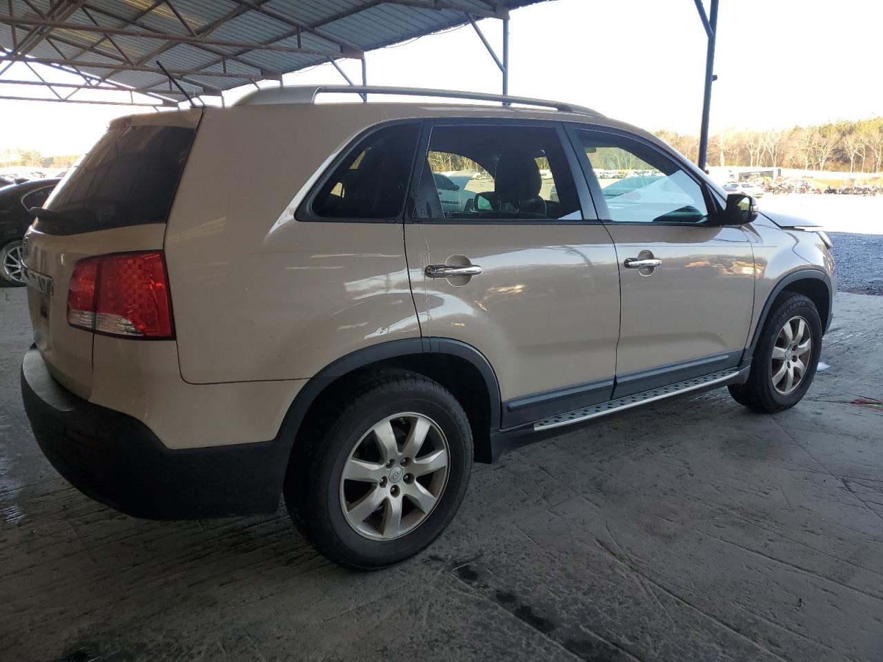 Image 3 of 2011 KIA SORENTO BASE 2011 with VIN 5XYKT3A1XBG164622