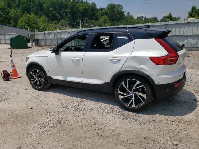Obraz 2 z 2021 VOLVO XC40 T5 R-DESIGN 2021 z VIN YV4162UM7M2452014