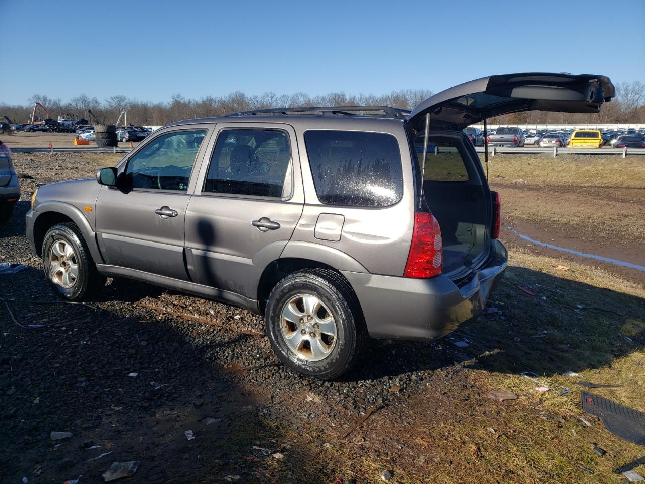 Image 2 of 2005 MAZDA TRIBUTE S 2005 with VIN 4F2CZ041X5KM15019