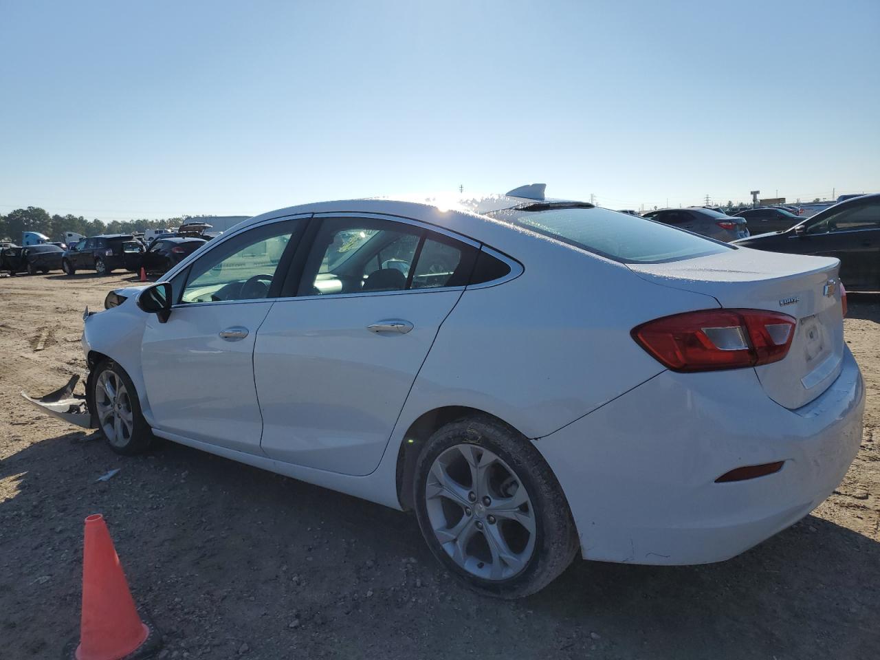 Изображение 2 2018 CHEVROLET CRUZE PREMIER 2018 с VIN 1G1BF5SMXJ7174955