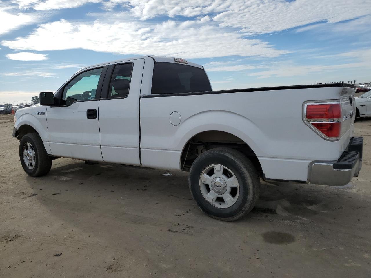 Obraz 2 z 2014 FORD F150 SUPER CAB 2014 z VIN 1FTFX1CFXEKE44767