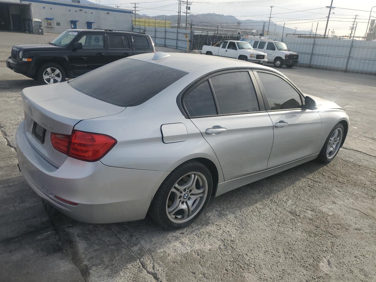 Image 3 of 2013 BMW 328 I SULEV 2013 with VIN WBA3C1C59DF435679