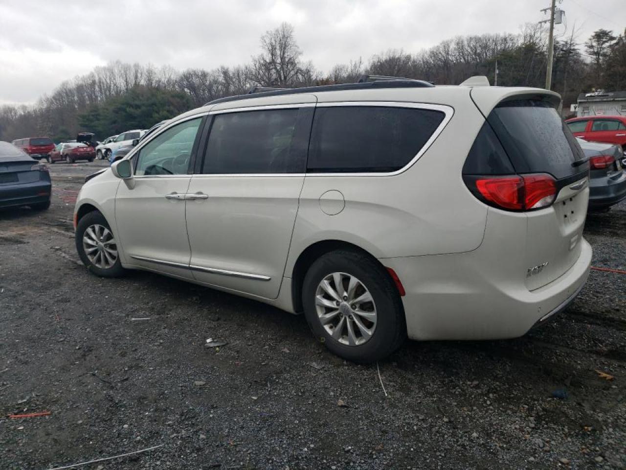 Изображение 2 2017 CHRYSLER PACIFICA TOURING L 2017 с VIN 2C4RC1BG7HR688241
