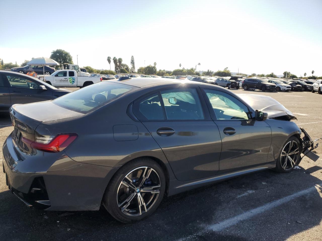 Obraz 3 z 2023 BMW M340I  2023 z VIN 3MW49FS00P8D32959