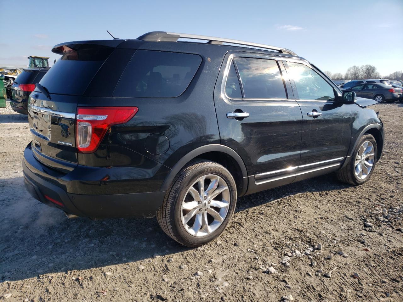 Image 3 of 2015 FORD EXPLORER XLT 2015 with VIN 1FM5K7D86FGC59872