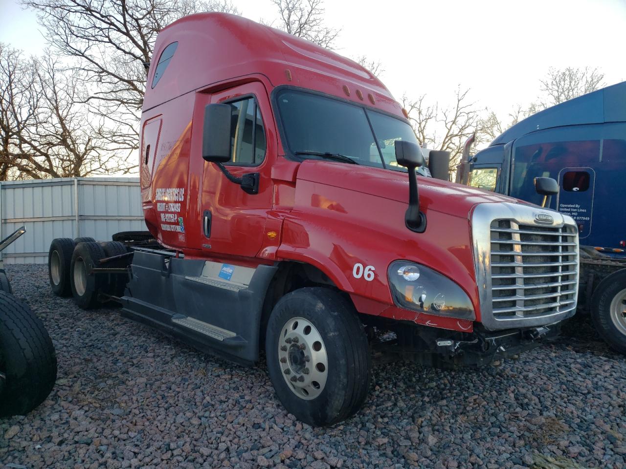 Изображение 1 2015 FREIGHTLINER CASCADIA 125  2015 с VIN 3AKJGLD59FSFP7074