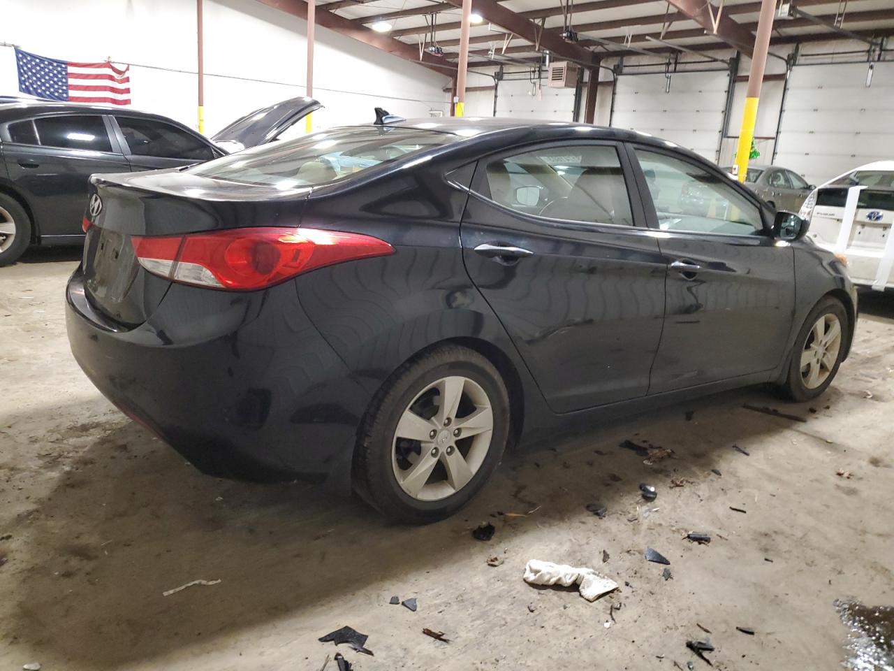Obraz 3 z 2013 HYUNDAI ELANTRA GLS 2013 z VIN KMHDH4AE8DU586551