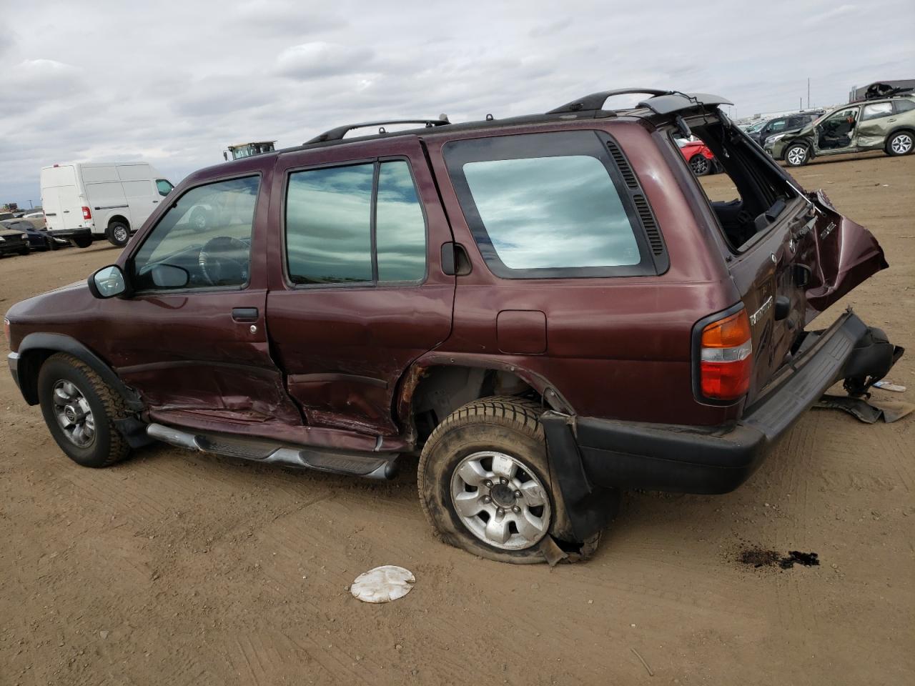 Изображение 2 1999 NISSAN PATHFINDER LE 1999 с VIN JN8AR05Y3XW321079