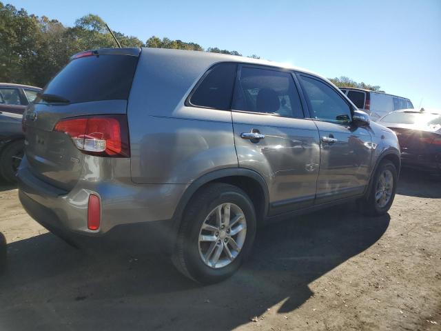 Image 3 of 2015 KIA SORENTO LX 2015 with VIN 5XYKT3A62FG612000