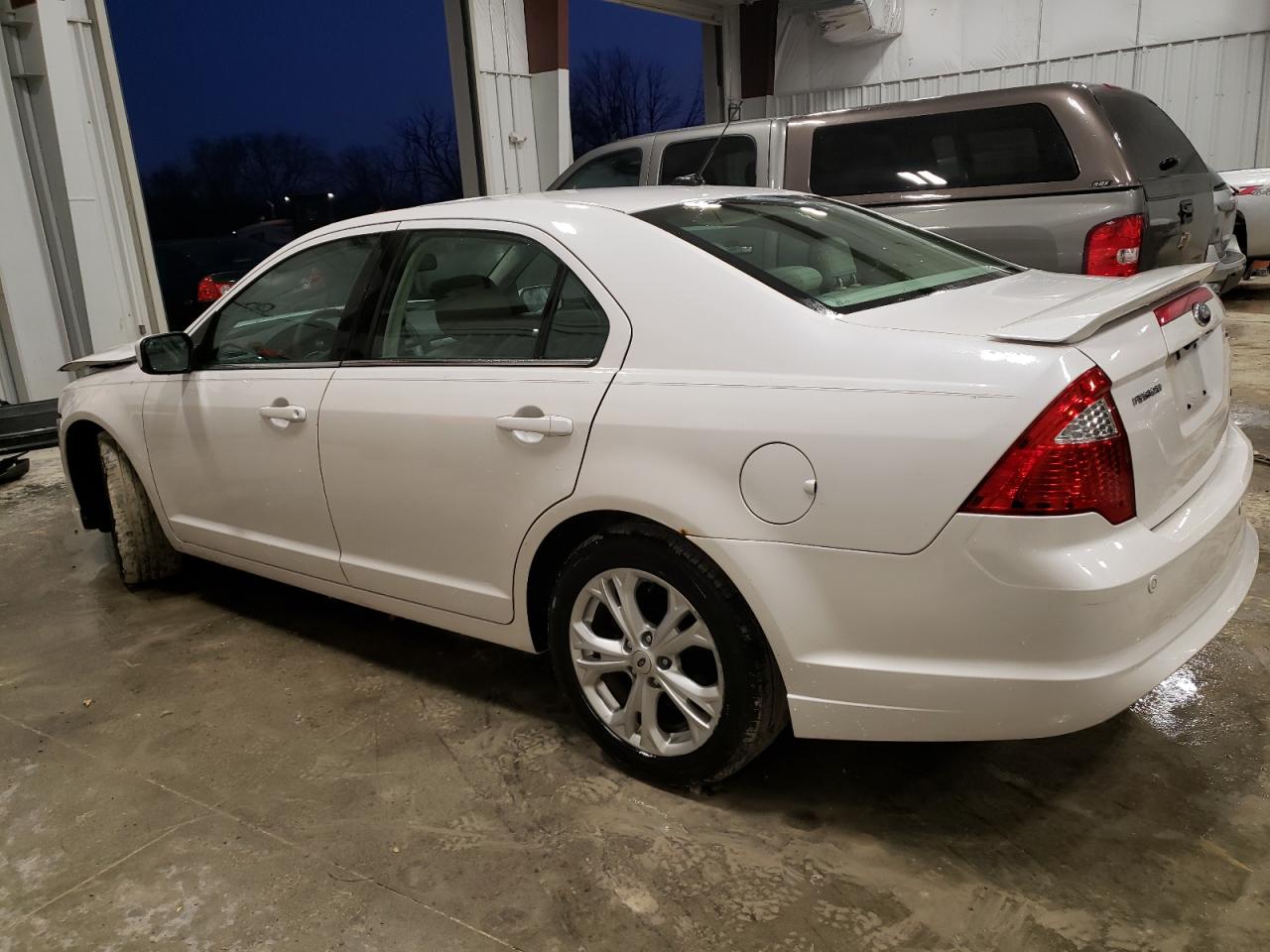 Image 2 of 2012 FORD FUSION SE 2012 with VIN 3FAHP0HA7CR391010