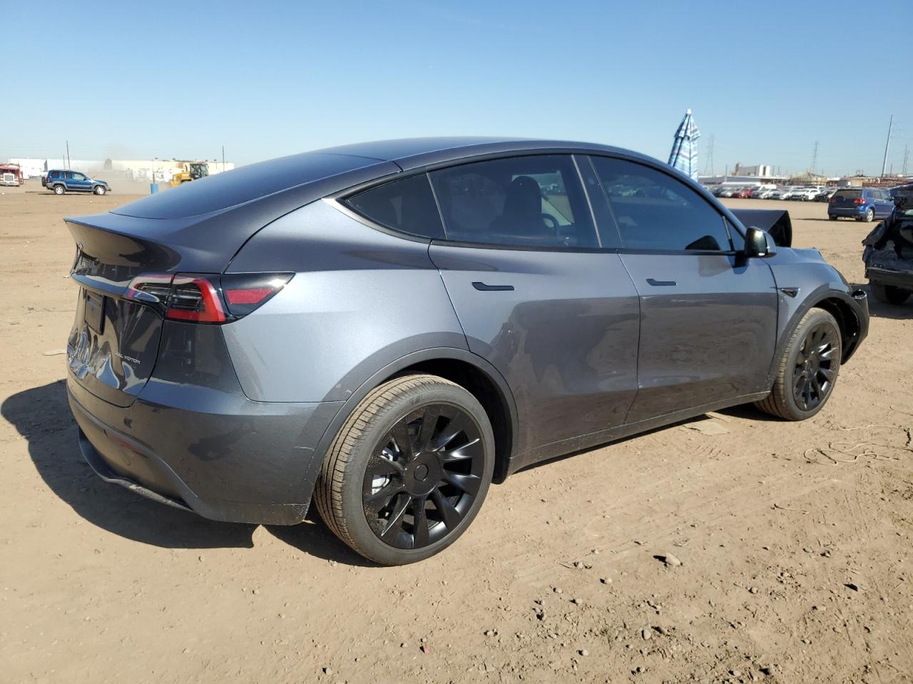 Изображение 3 2023 TESLA MODEL Y  2023 с VIN 7SAYGDEE9PF891205