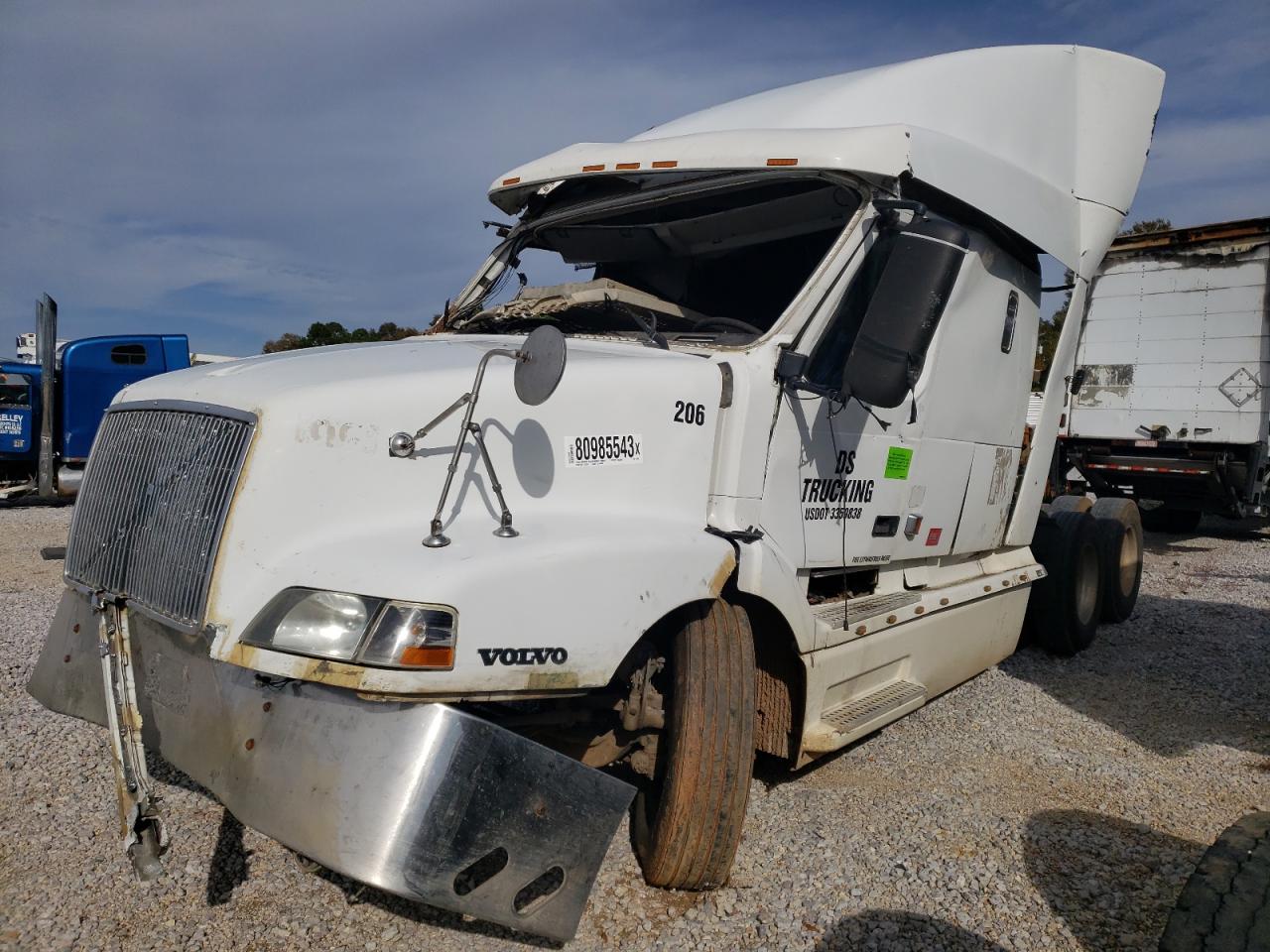 Изображение 2 1999 VOLVO VN  1999 с VIN 4VG7DARH9XN761499
