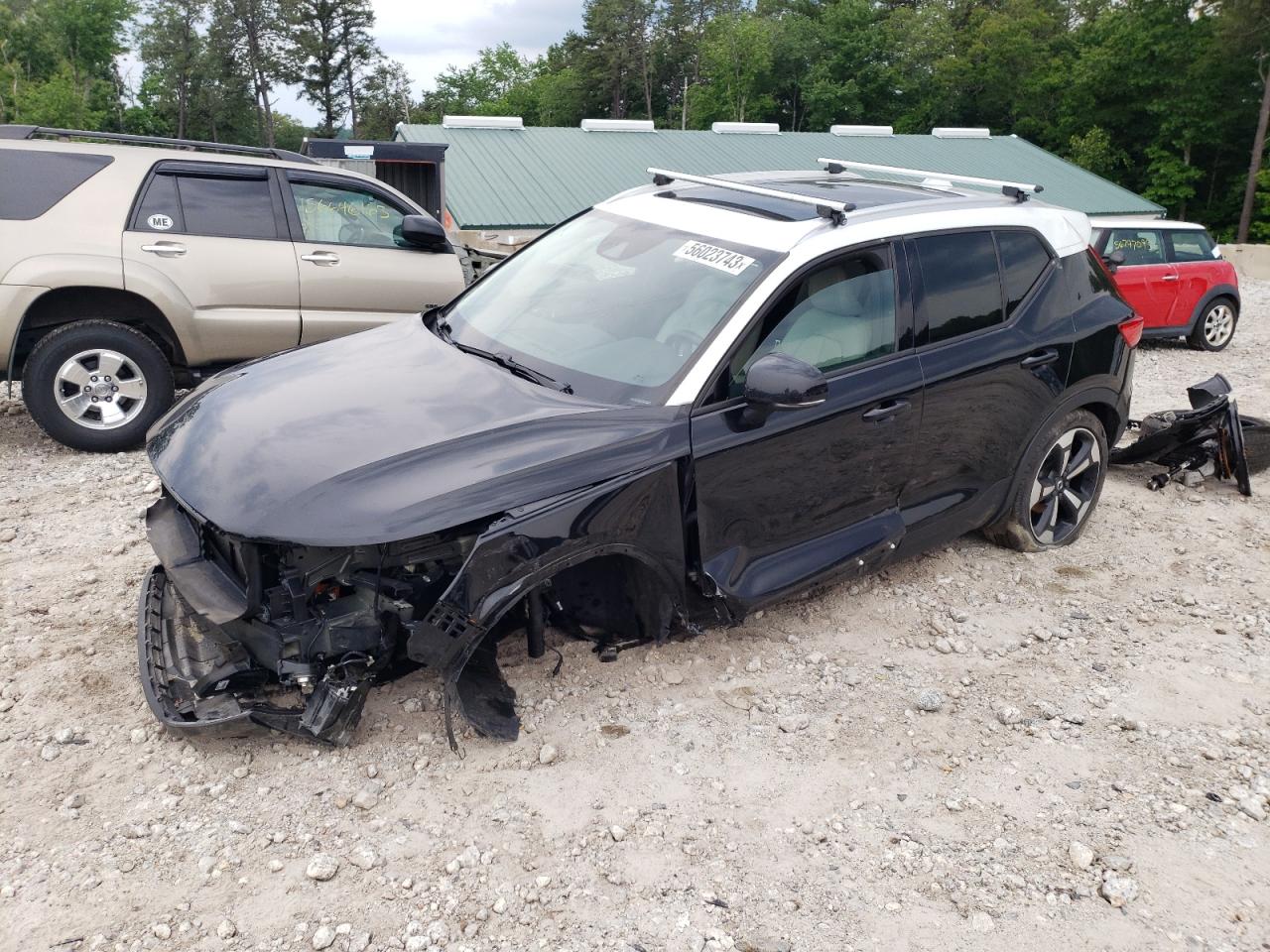 Image 1 of 2019 VOLVO XC40 T5 MOMENTUM 2019 with VIN YV4162UK6K2115863