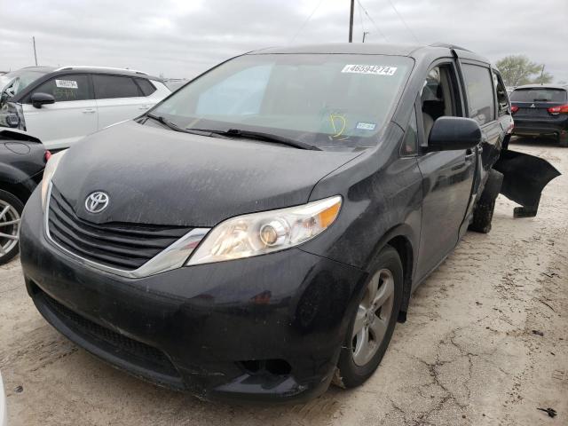 2015 TOYOTA SIENNA LE 2015 image