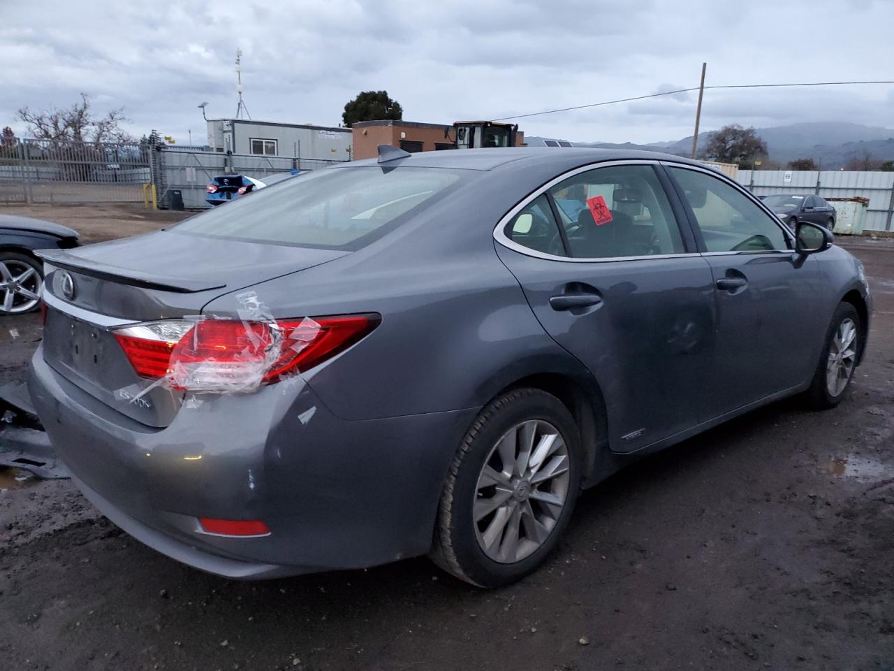 Image 3 of 2015 LEXUS ES 300H 2015 with VIN JTHBW1GG6F2084904