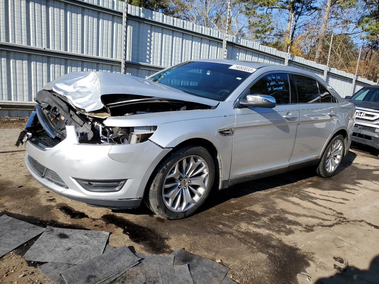 Изображение 1 2015 FORD TAURUS LIMITED 2015 с VIN 1FAHP2F87FG117622