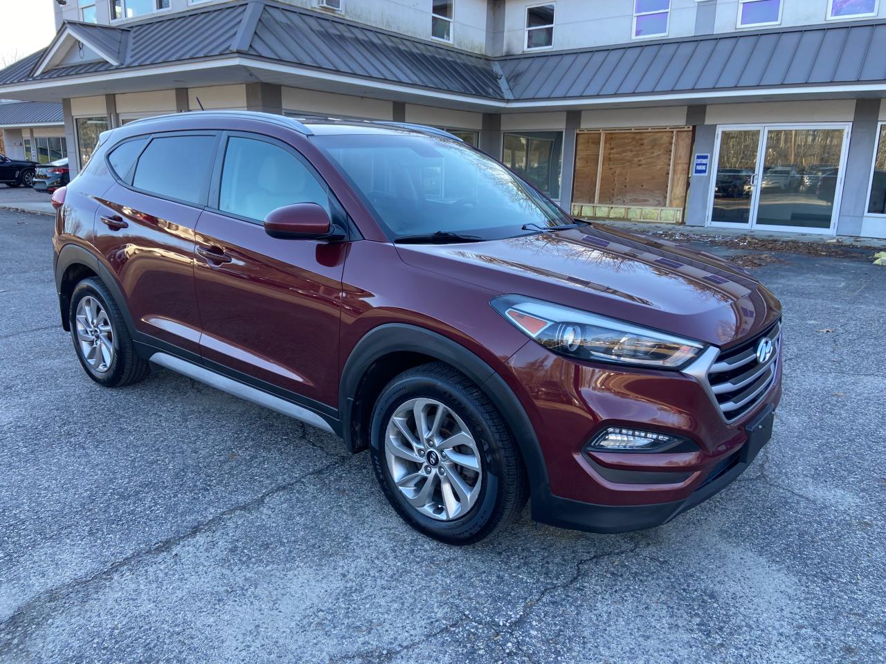 Image 1 of 2017 HYUNDAI TUCSON LIMITED 2017 with VIN KM8J3CA40HU423112
