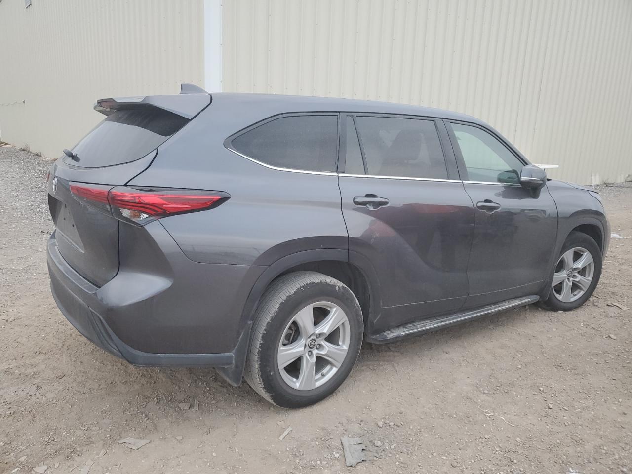 Image 3 of 2020 TOYOTA HIGHLANDER L 2020 with VIN 5TDCZRAH7LS512710