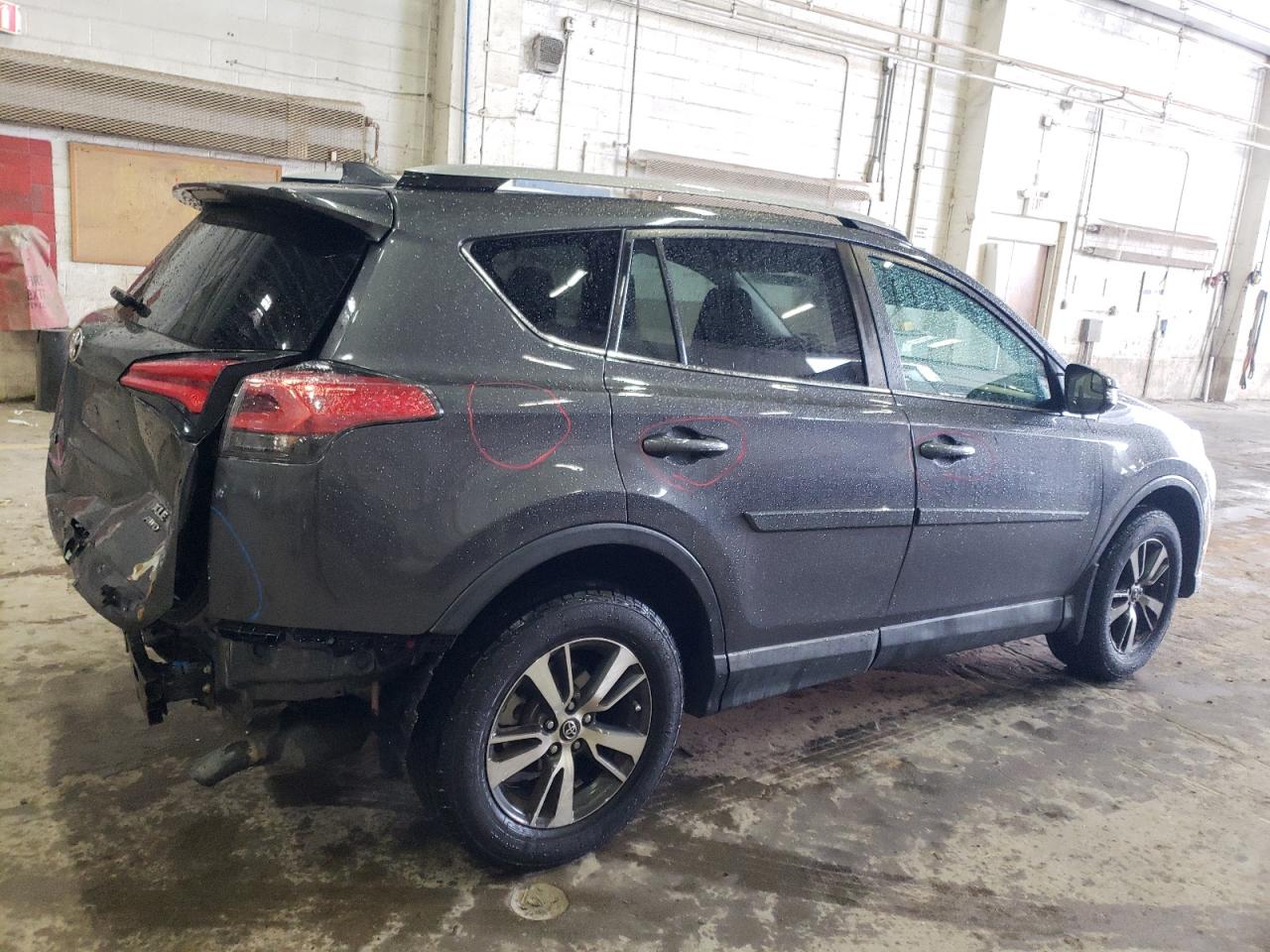 Obraz 3 z 2017 TOYOTA RAV4 XLE 2017 z VIN 2T3RFREV8HW578501