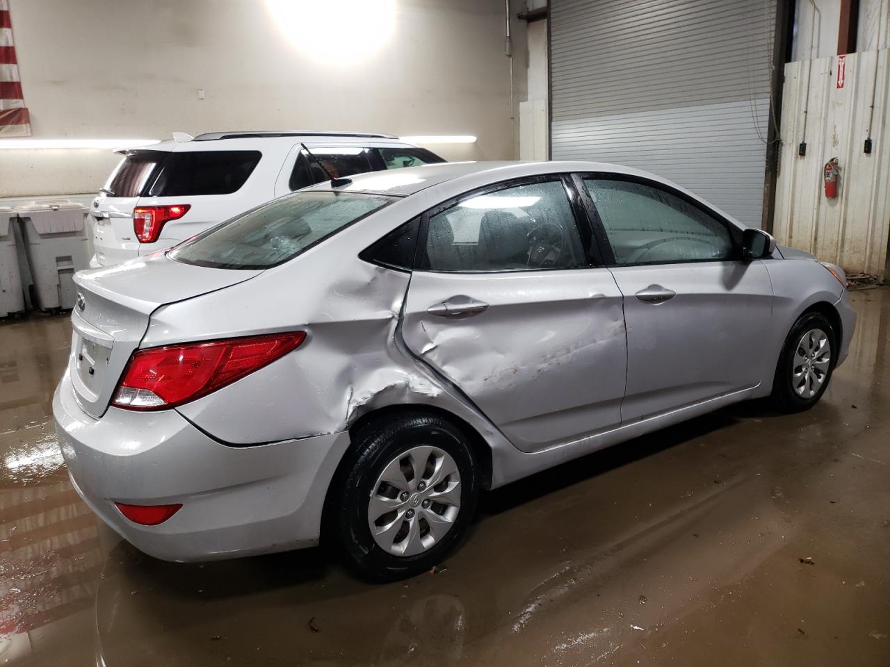 Изображение 3 2016 HYUNDAI ACCENT SE 2016 с VIN KMHCT4AE3GU981137