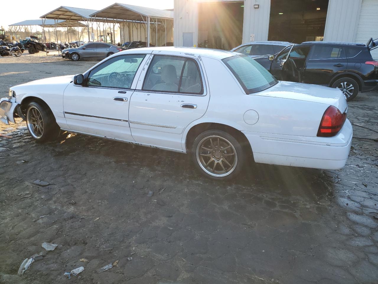 Obraz 2 z 2003 MERCURY GRAND MARQUIS GS 2003 z VIN 2MEFM74W23X690537