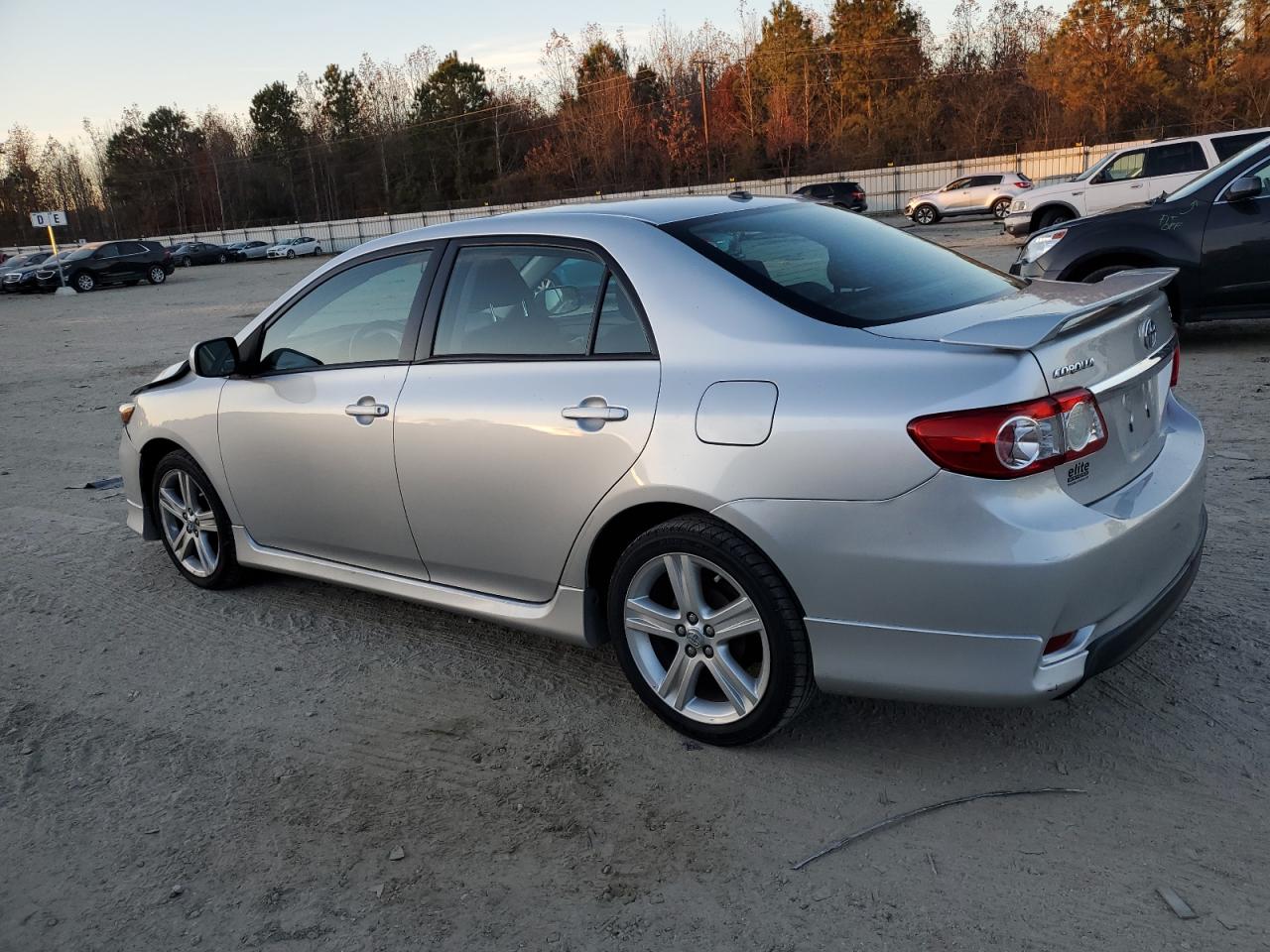 Image 2 of 2013 TOYOTA COROLLA BASE 2013 with VIN 2T1BU4EE1DC937072