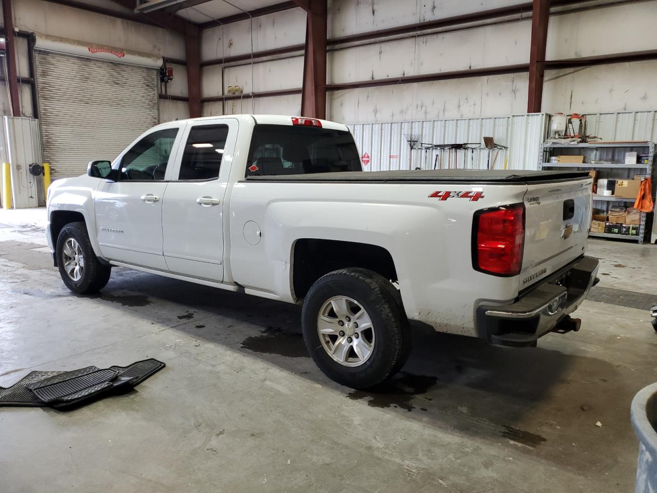 Obraz 2 z 2018 CHEVROLET SILVERADO K1500 LT 2018 z VIN 1GCVKRECXJZ313920