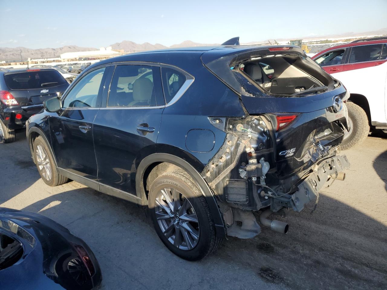 Image 2 of 2019 MAZDA CX-5 GRAND TOURING 2019 with VIN JM3KFBDM5K0619123