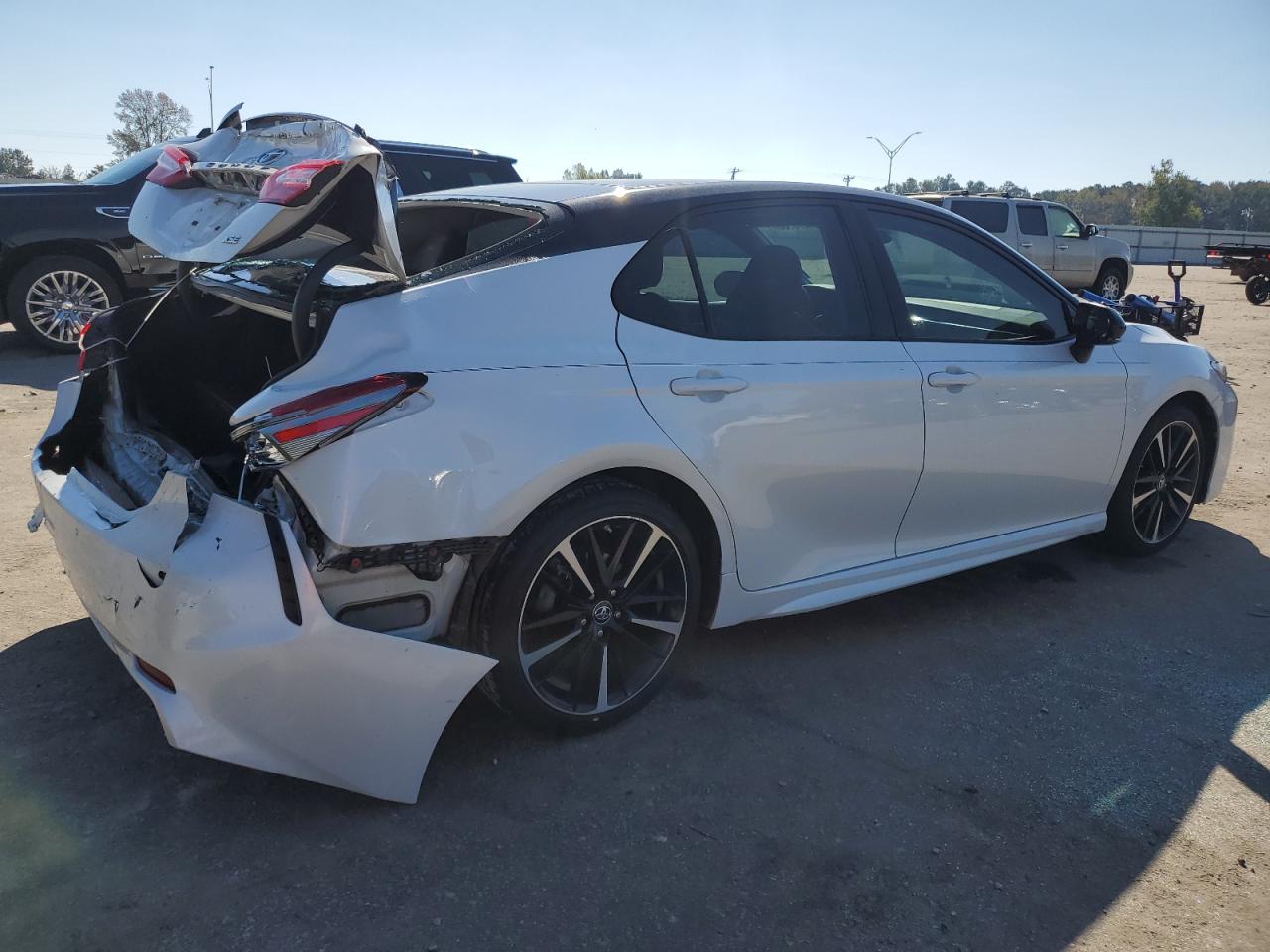 Image 3 of 2018 TOYOTA CAMRY XSE 2018 with VIN 4T1B61HK6JU126596
