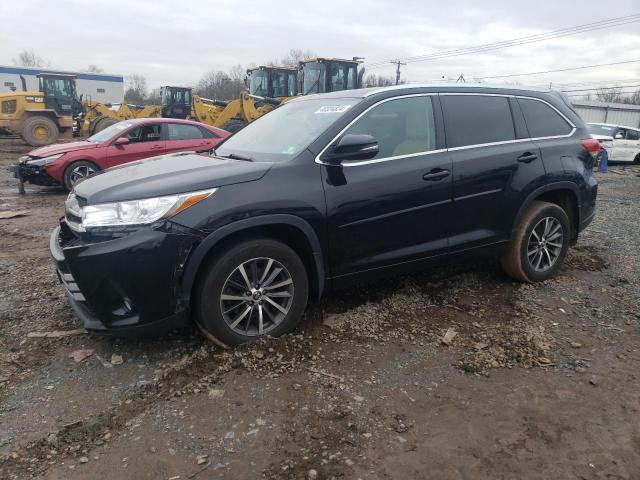 Image 1 of 2018 TOYOTA HIGHLANDER SE 2018 with VIN 5TDJZRFH4JS855164