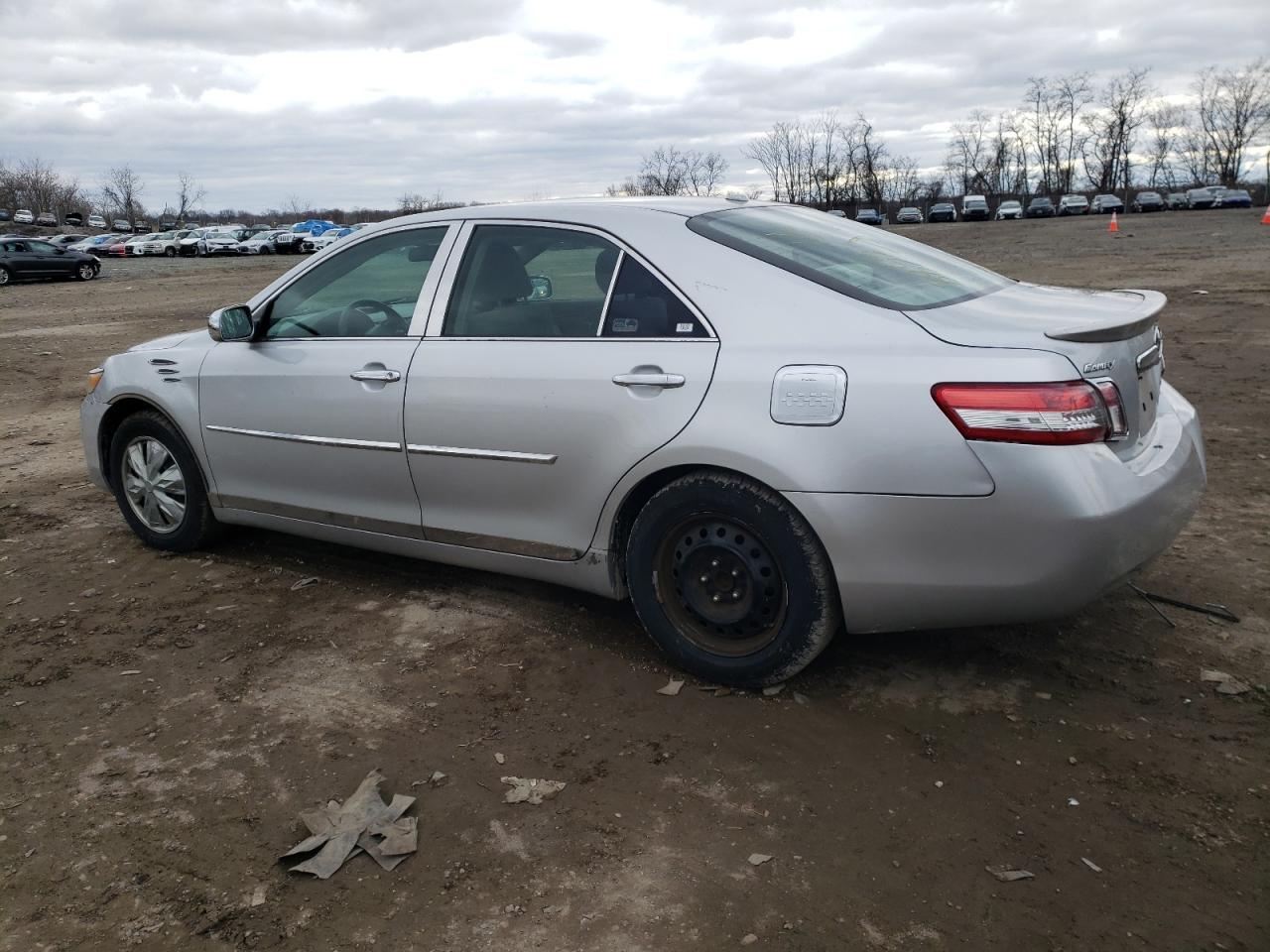 Obraz 2 z 2010 TOYOTA CAMRY BASE 2010 z VIN 4T1BF3EK3AU020543