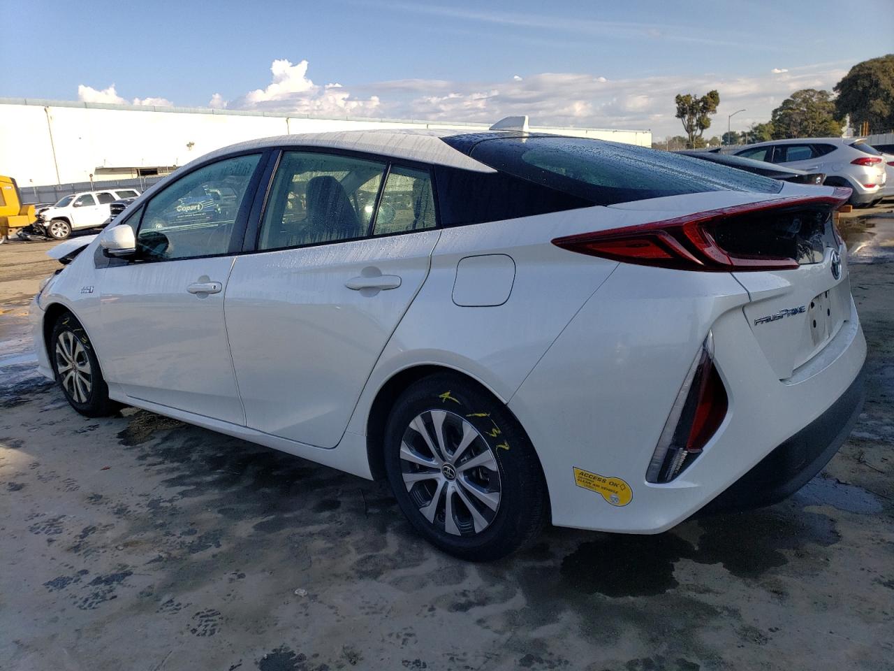 Изображение 2 2021 TOYOTA PRIUS PRIME LE 2021 с VIN JTDKAMFP3M3188535