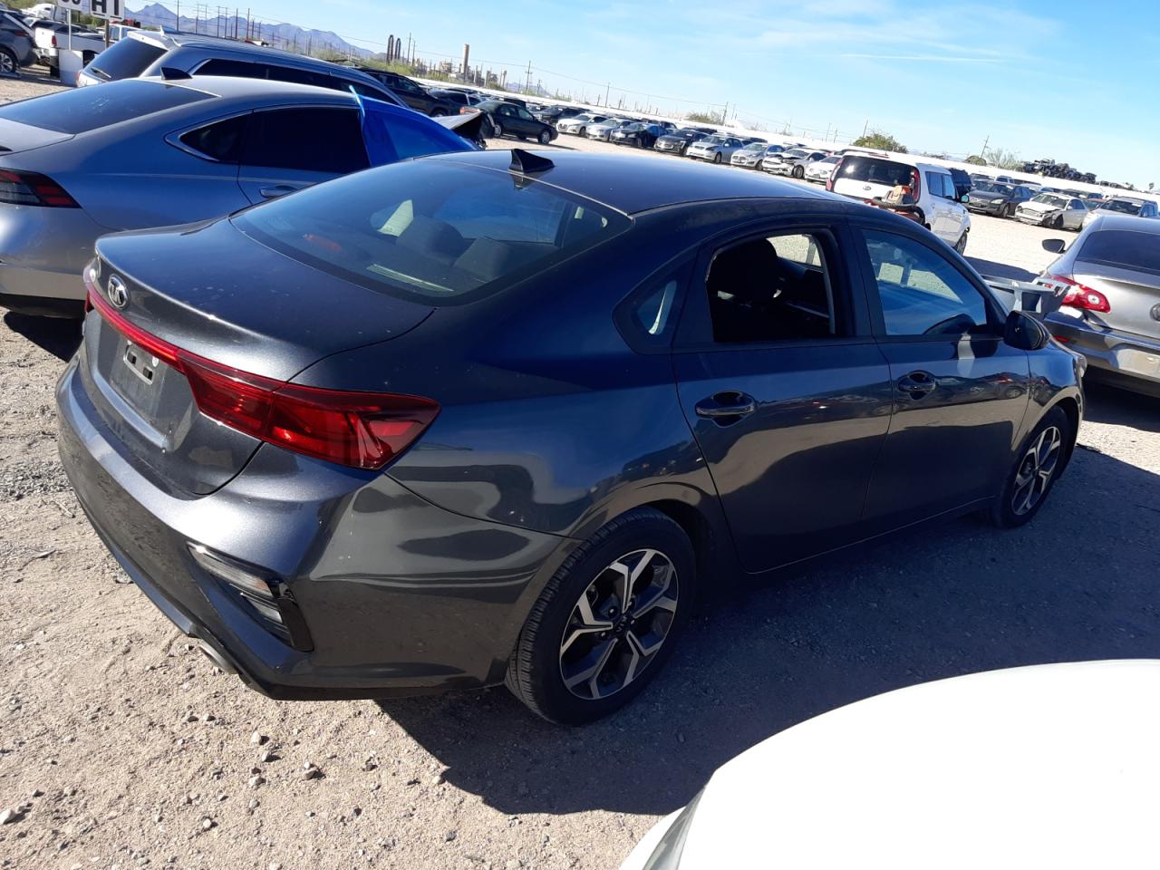 Obraz 3 z 2021 KIA FORTE FE 2021 z VIN 3KPF24AD9ME362287