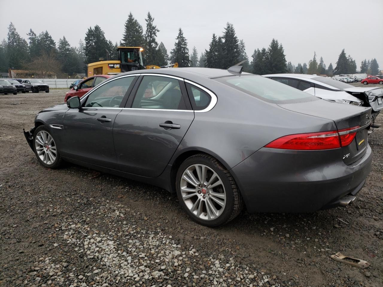 Obraz 2 z 2017 JAGUAR XF PRESTIGE 2017 z VIN SAJBK4BN2HCY42823
