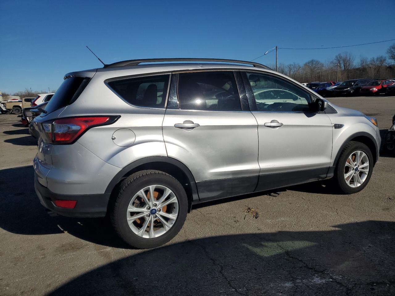 Изображение 3 2018 FORD ESCAPE SE 2018 с VIN 1FMCU9GD5JUC90174