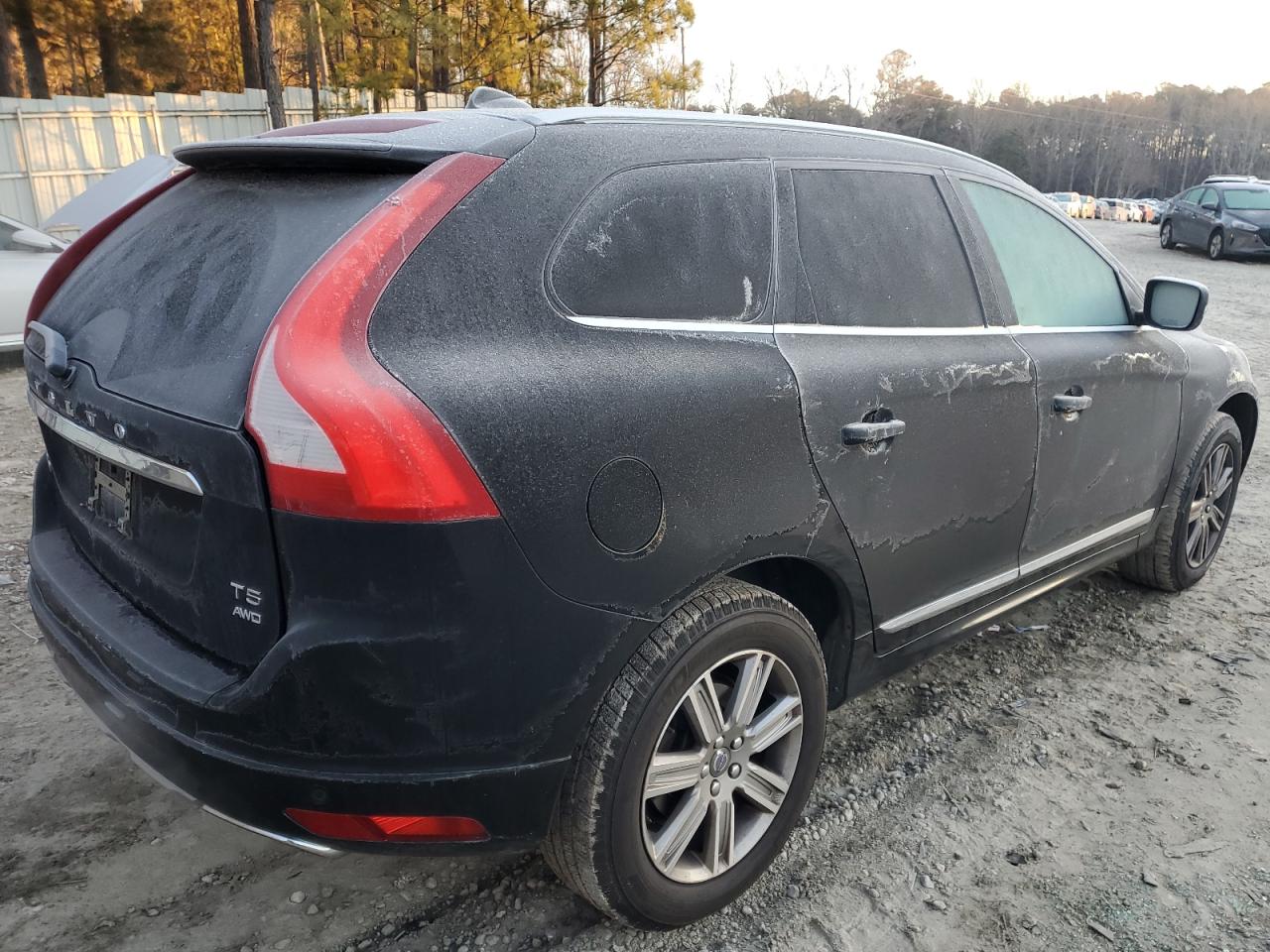 Image 3 of 2017 VOLVO XC60 T5 INSCRIPTION 2017 with VIN YV440MRU8H2080028