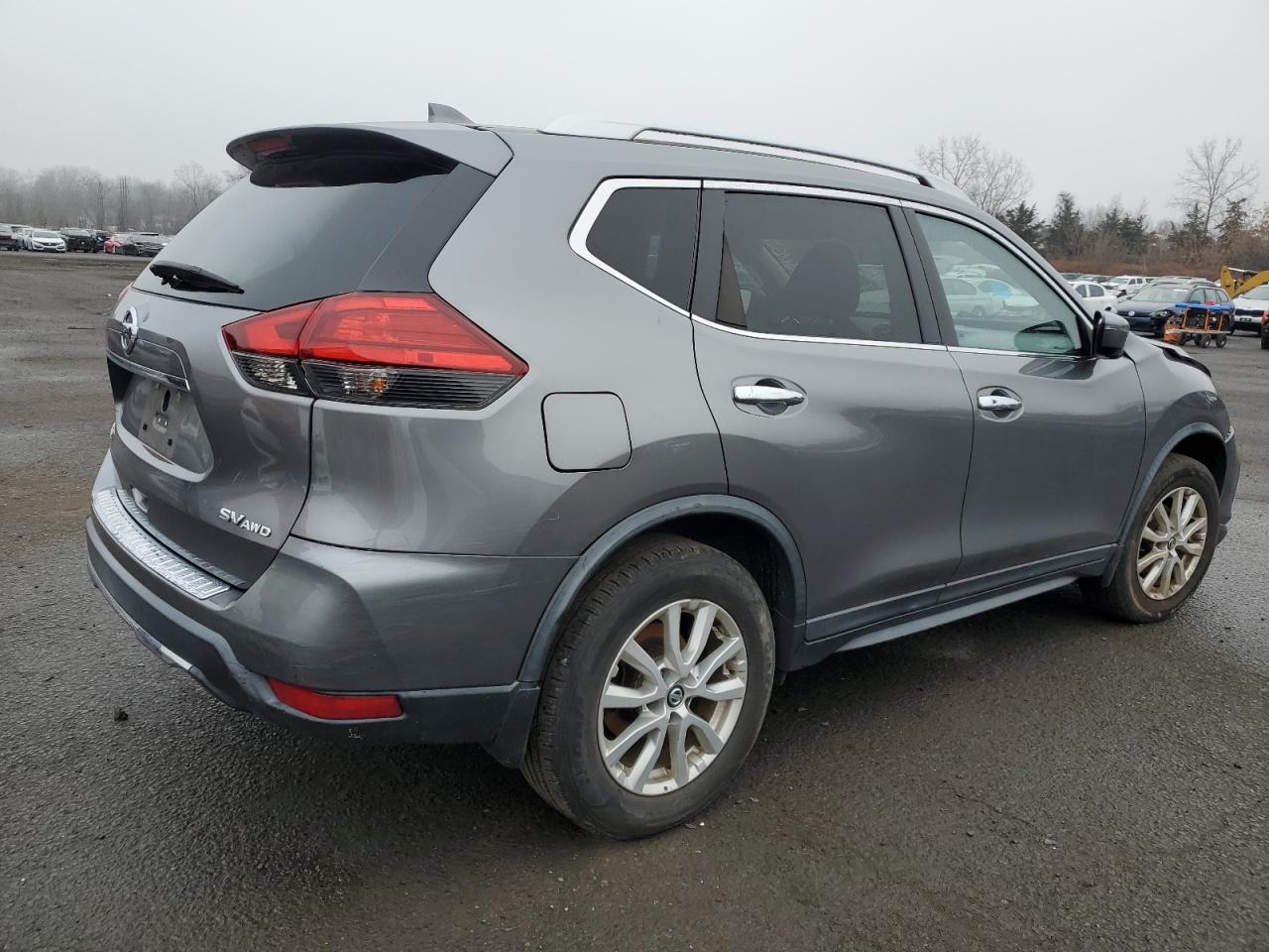 Image 3 of 2017 NISSAN ROGUE S 2017 with VIN KNMAT2MV8HP599147