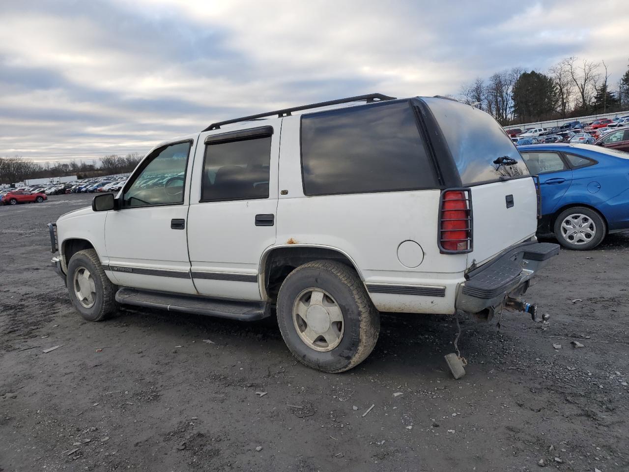 Изображение 2 1999 CHEVROLET TAHOE K1500 1999 с VIN 1GNEK13R6XJ401192