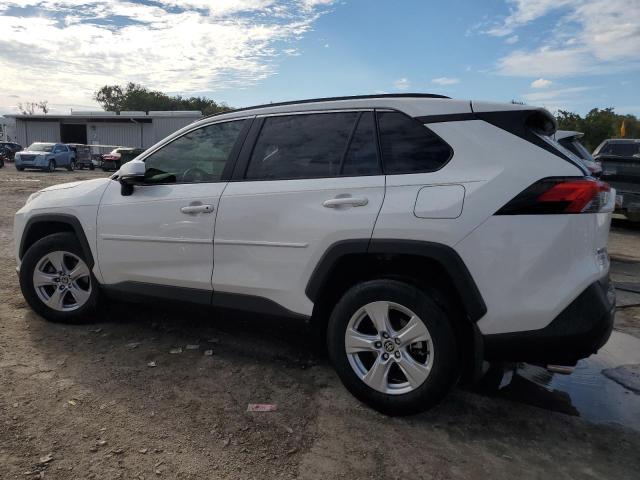 Obraz 2 z 2020 TOYOTA RAV4 XLE 2020 z VIN JTMW1RFV8LD045845