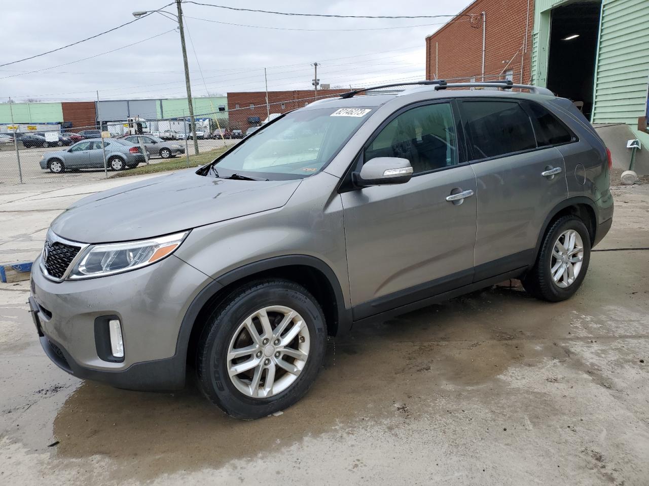 Изображение 1 2015 KIA SORENTO LX 2015 с VIN 5XYKT4A74FG556687