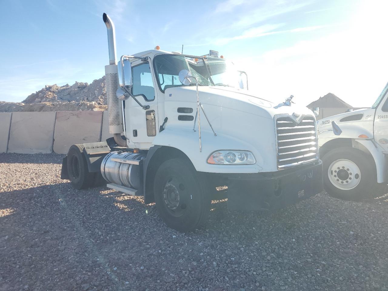 2006 MACK 600 CXN600 2006 image