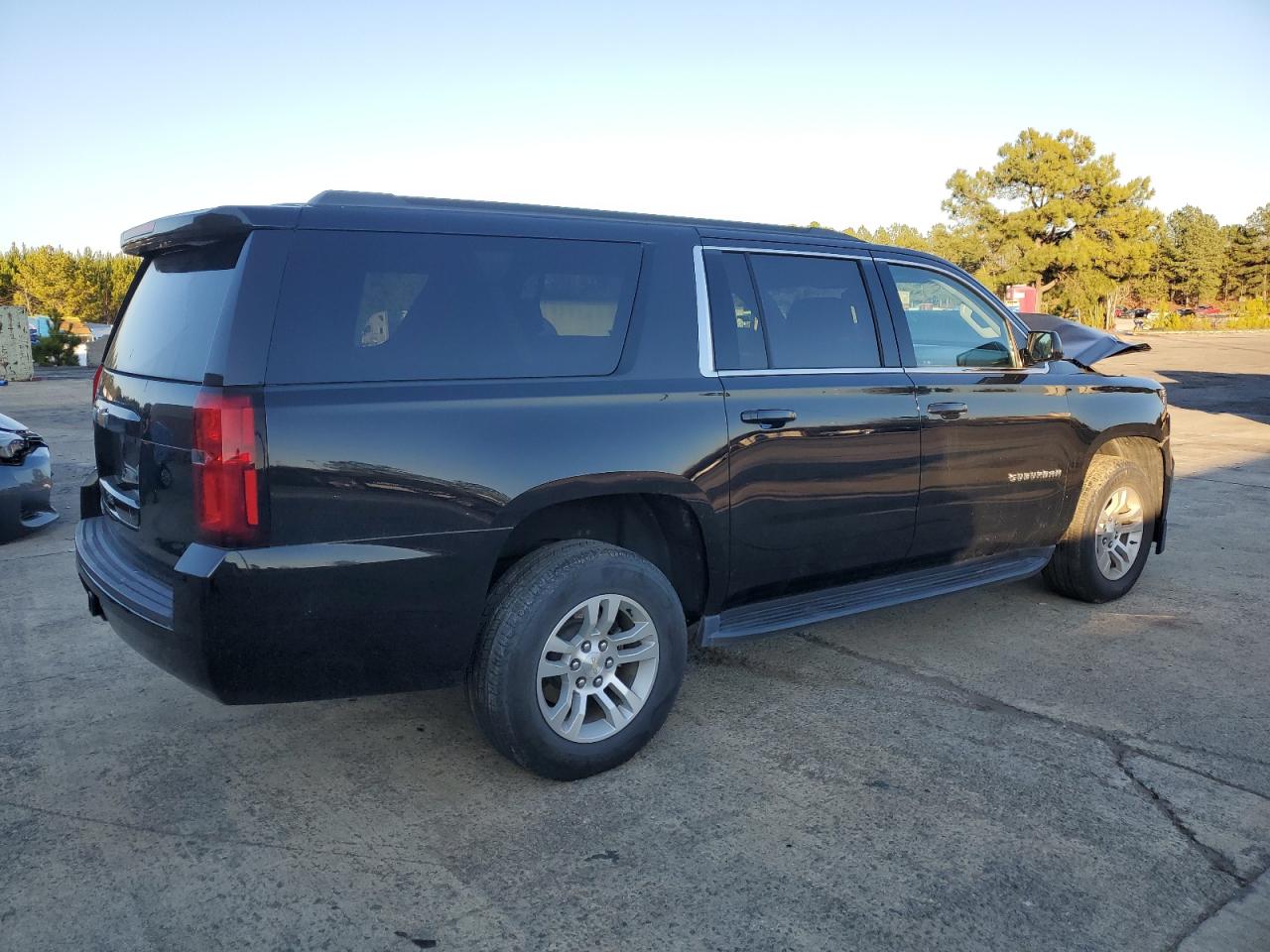 Изображение 3 2017 CHEVROLET SUBURBAN K1500 LS 2017 с VIN 1GNSKGEC9HR326439