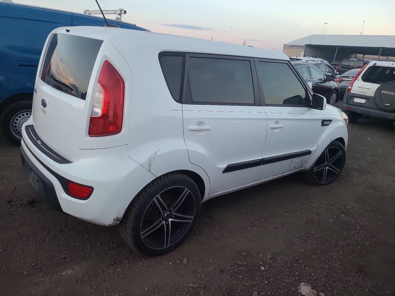 Изображение 3 2012 KIA SOUL  2012 с VIN KNDJT2A50C7467366