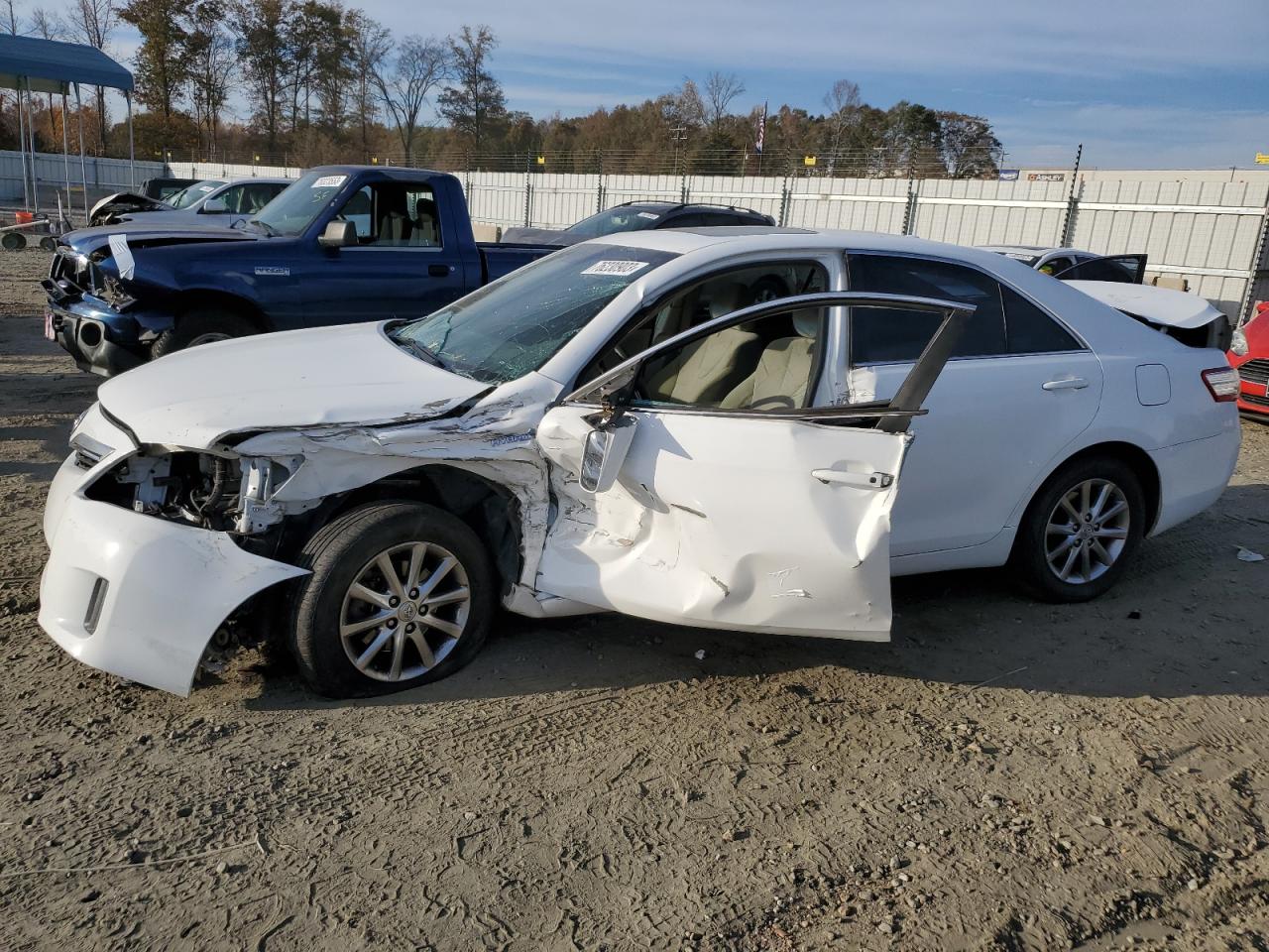 Image 1 of 2011 TOYOTA CAMRY HYBRID 2011 with VIN 4T1BB3EK6BU131794
