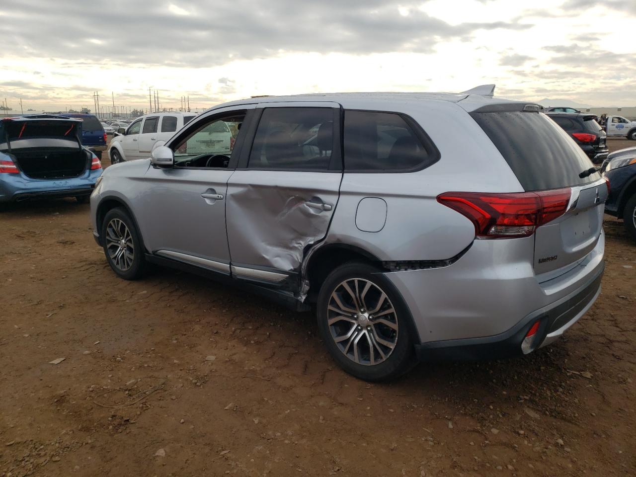 Image 2 of 2017 MITSUBISHI OUTLANDER SE 2017 with VIN JA4AZ3A35HZ026289