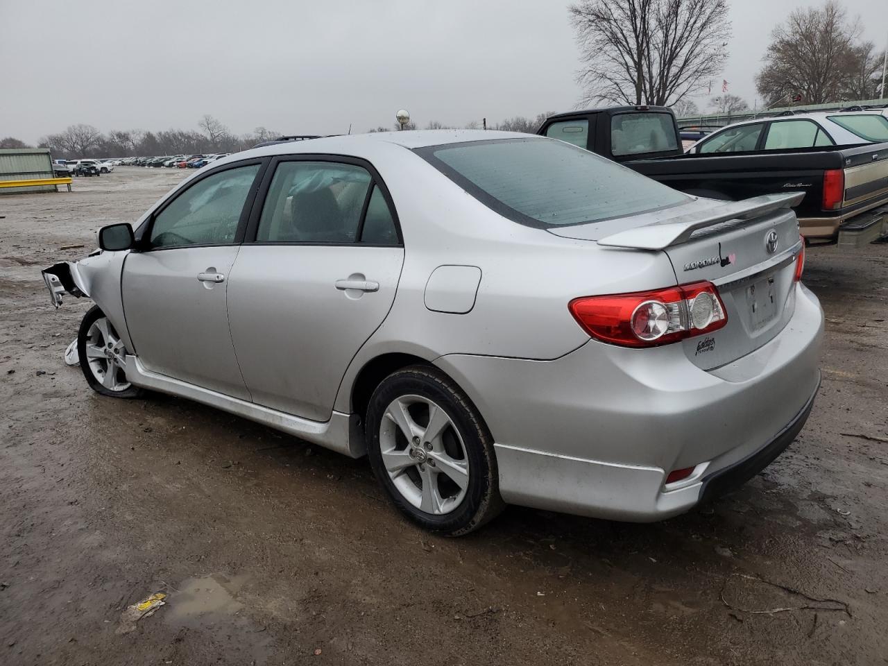 Image 2 of 2013 TOYOTA COROLLA BASE 2013 with VIN 5YFBU4EE6DP074656