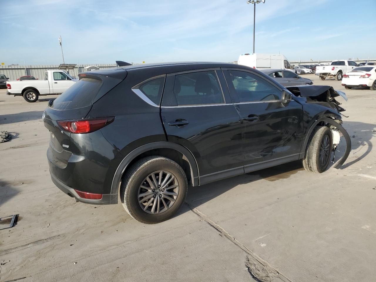Obraz 3 z 2018 MAZDA CX-5 SPORT 2018 z VIN JM3KFABM0J1432328