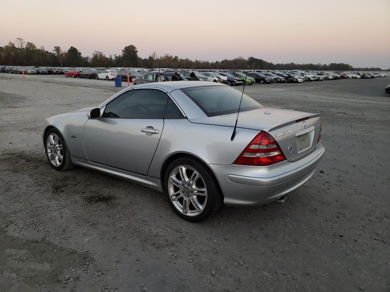 Image 2 of 2004 MERCEDES-BENZ SLK 320 2004 with VIN WDBKK65F14F307746